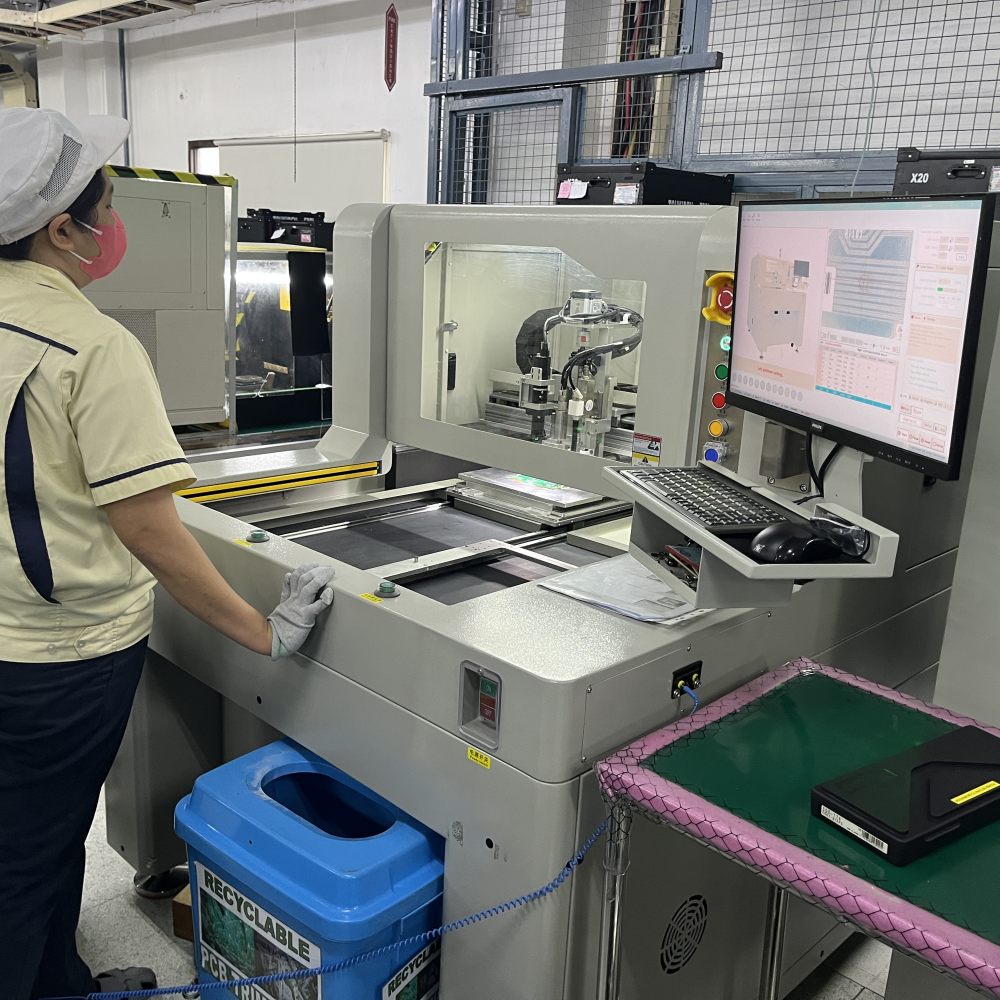 IKT | Desktop PCB Circuito Router Machine