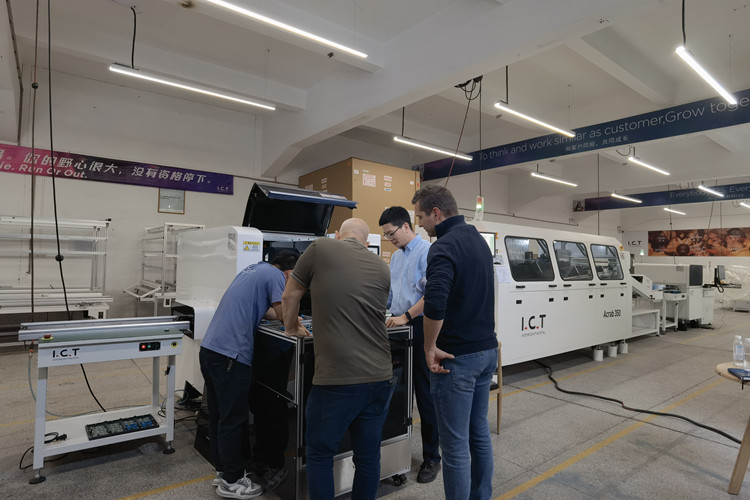 tilpasset automatisk THT produktionslinje