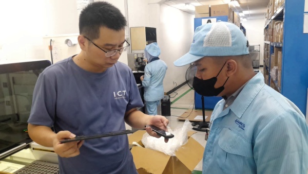 IKT Global teknisk support til EMS med depaneling maskine i Indonesien