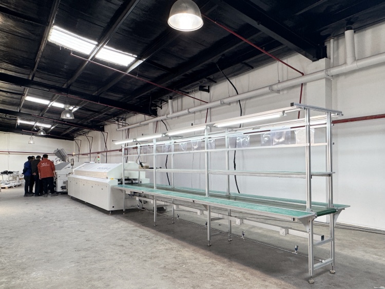 Semi-auto LED-produktionslinje