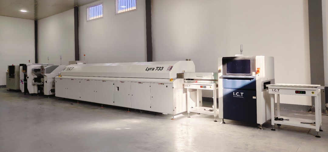 ICT-ingeni&oslash;r ankommer til Algeriet for at underst&oslash;tte SMT-linjeinstallation 01.jpg